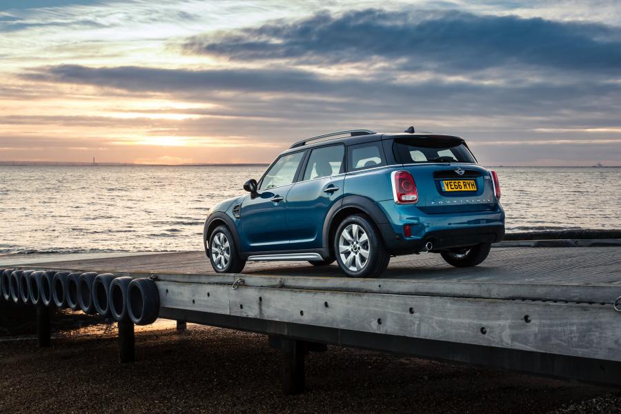  Mini Cooper D Countryman 2017 года  (UK) (фото 12 из 29)